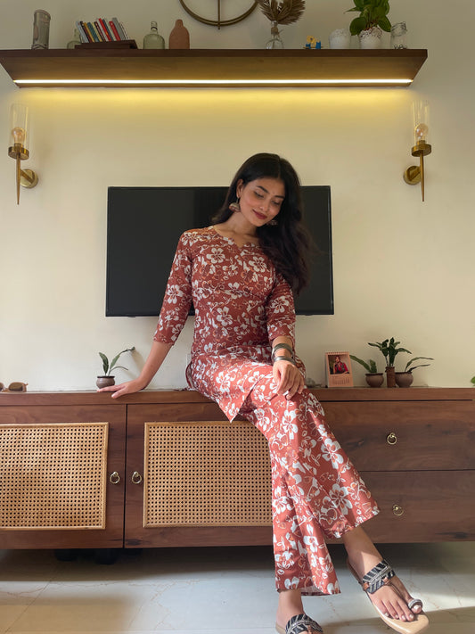 Floral Print Women Cotton Blend Kurta Pant Set