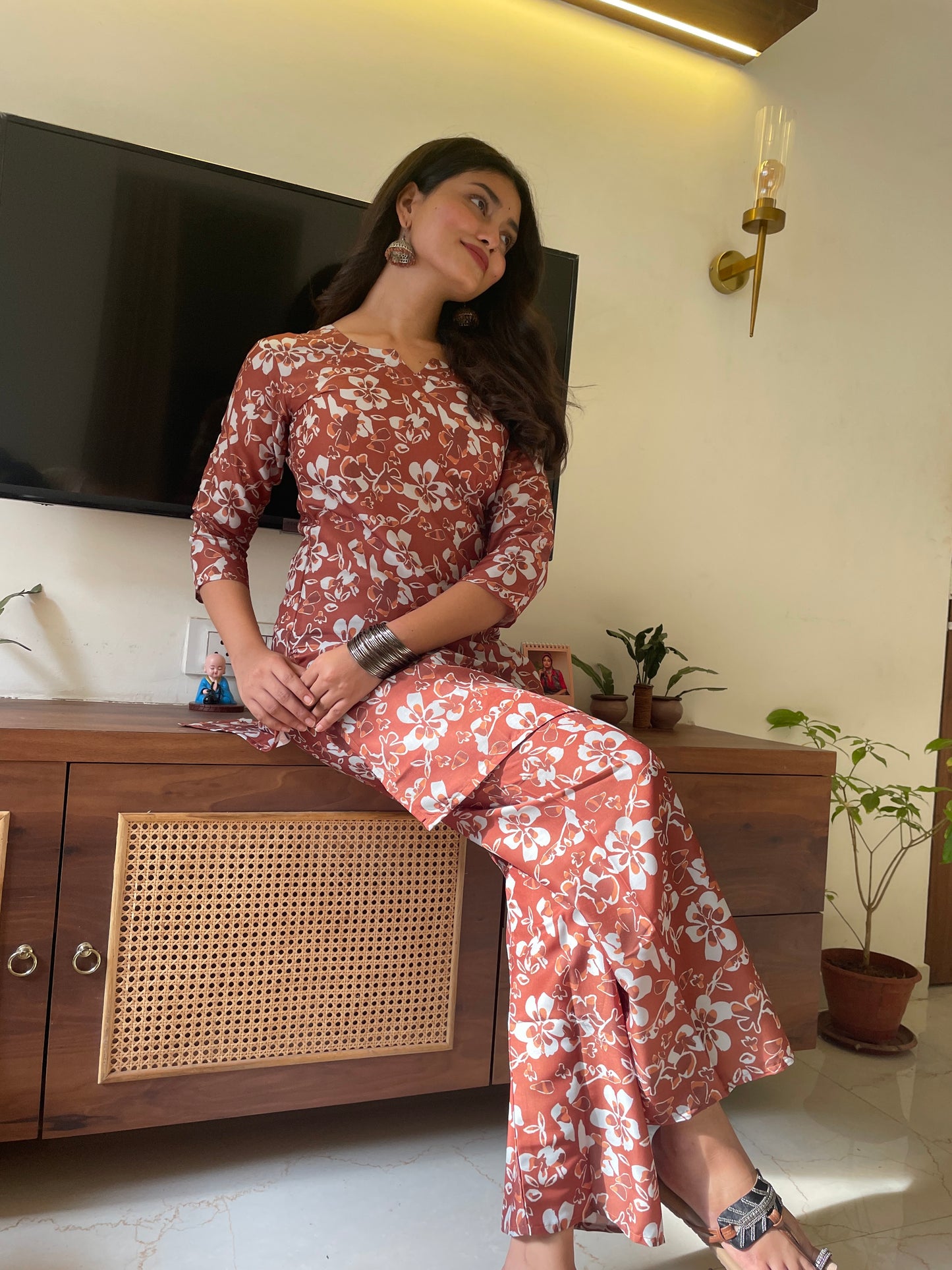 Floral Print Women Cotton Blend Kurta Pant Set