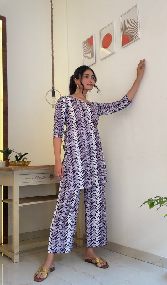 Women Cotton Blend Kurta Pant Set Abstract  Print