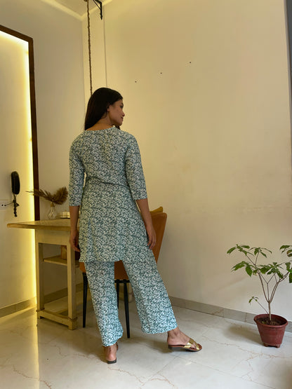Spring Serenity Women Cotton Blend Kurta Pant Set