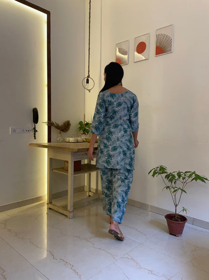 Tropical Print Women Cotton Blend Kurta Pant Set