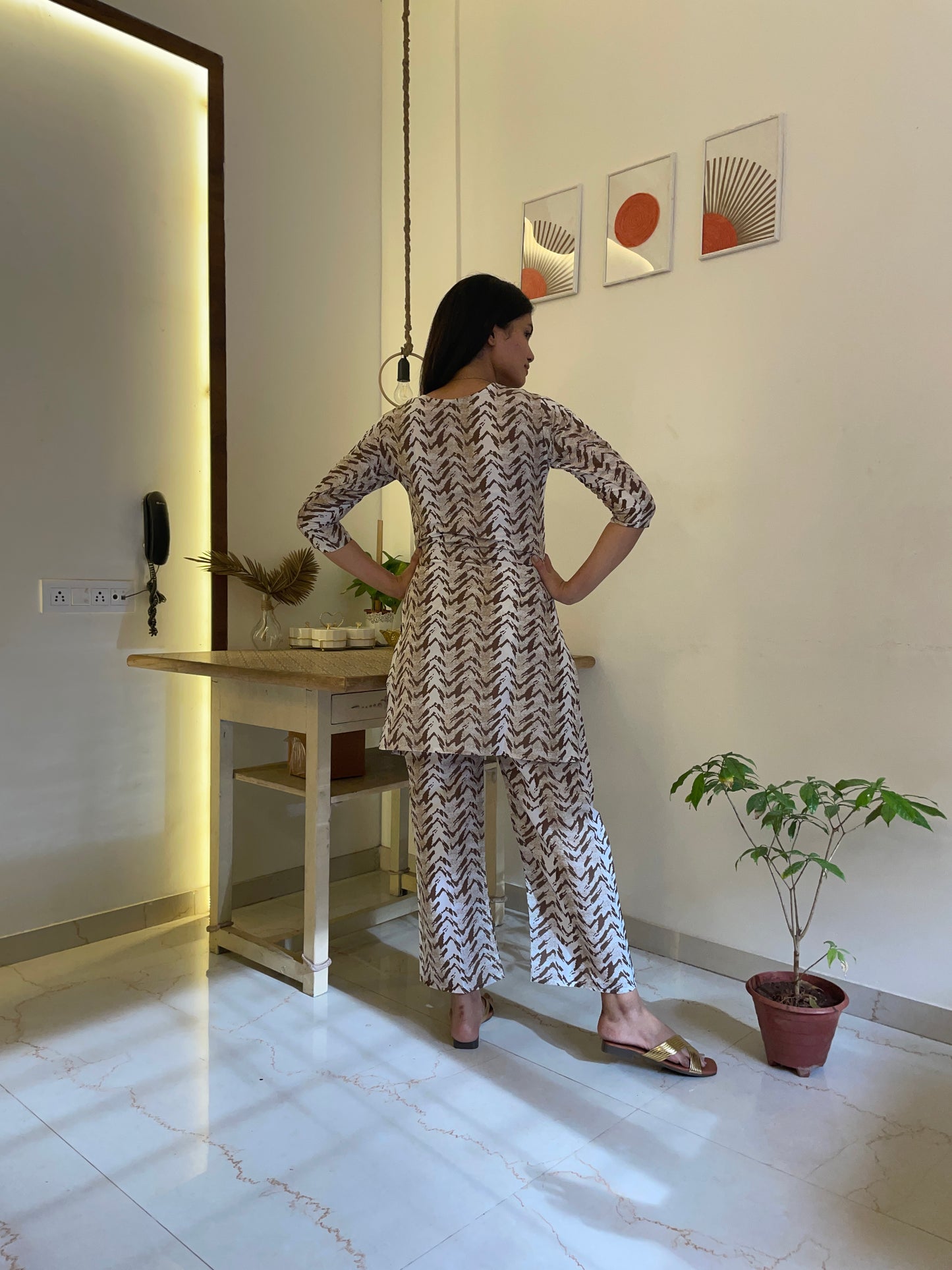 Women Cotton Blend Kurta Pant Set Abstract  Print