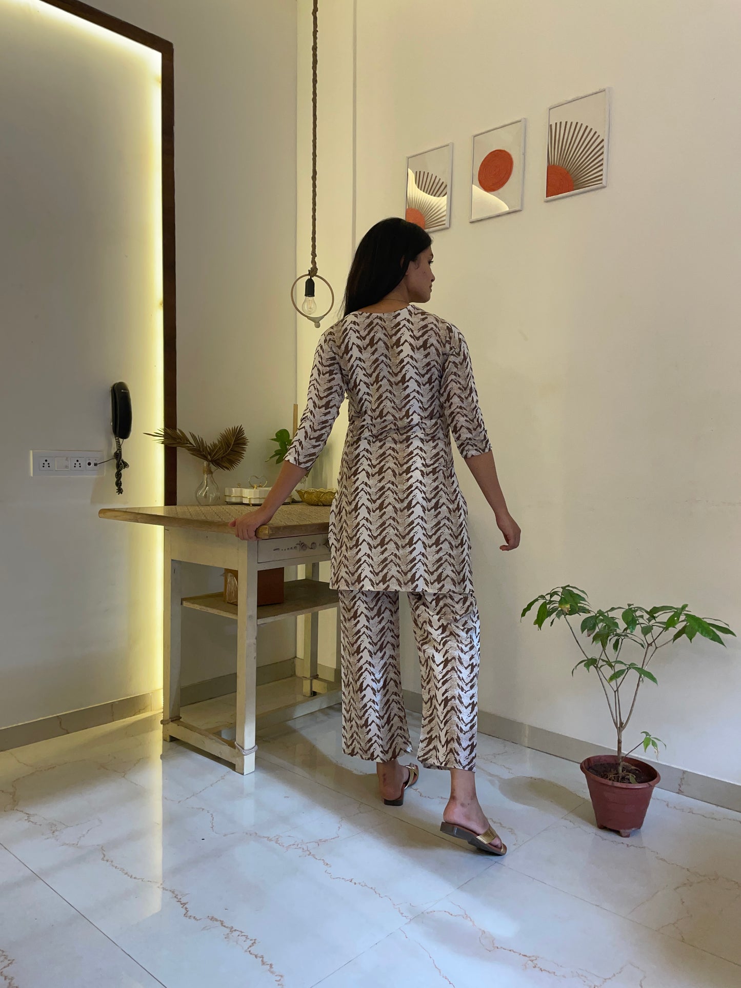 Women Cotton Blend Kurta Pant Set Abstract  Print