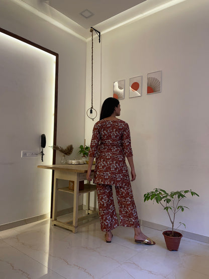 Floral Print Women Cotton Blend Kurta Pant Set