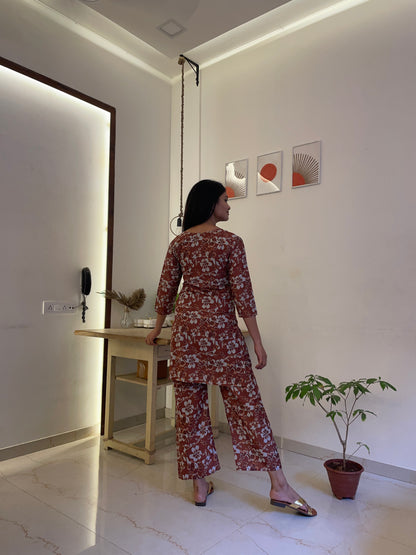 Floral Print Women Cotton Blend Kurta Pant Set